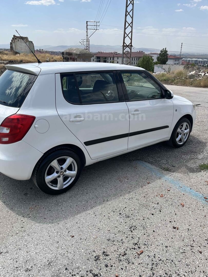 Sahibinden Skoda Fabia 1.2 Ambiente 2011 Model 3