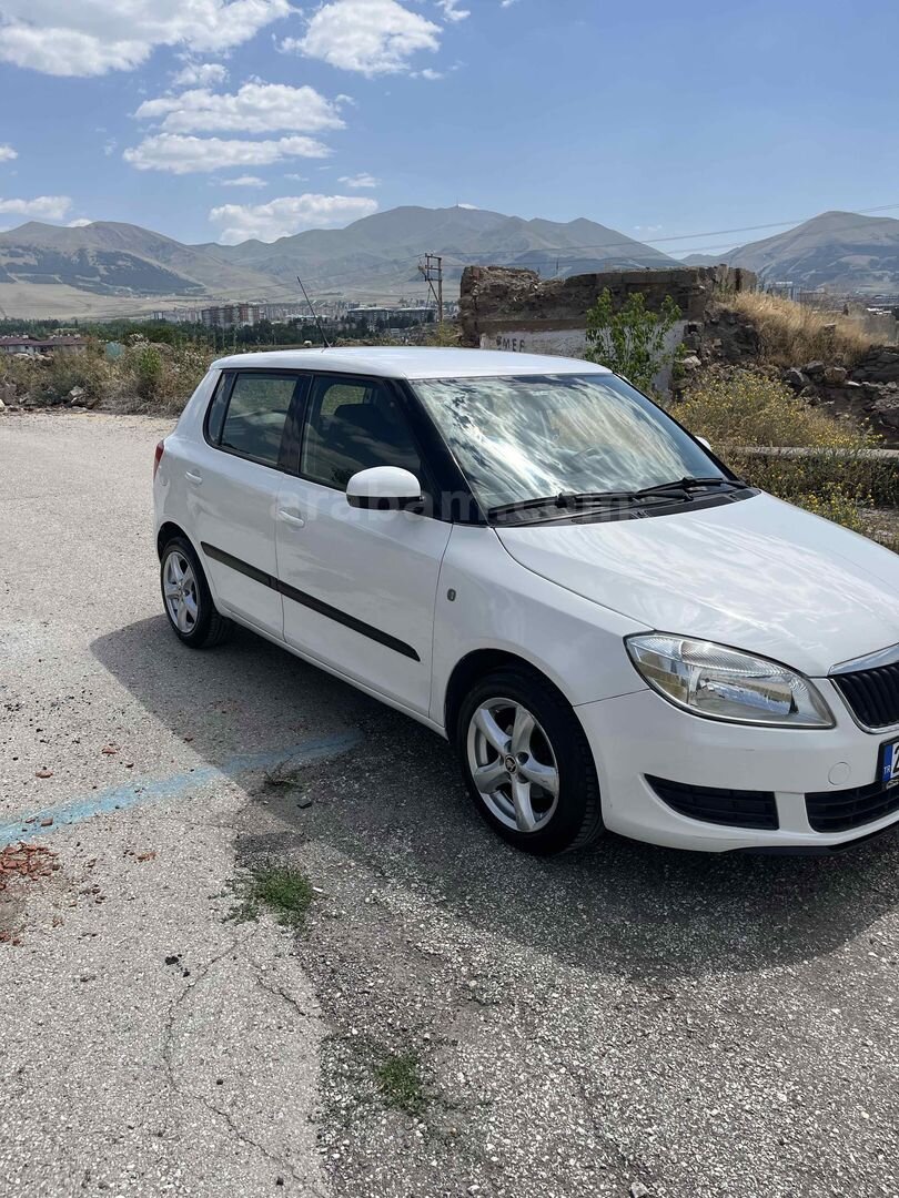 Sahibinden Skoda Fabia 1.2 Ambiente 2011 Model 2