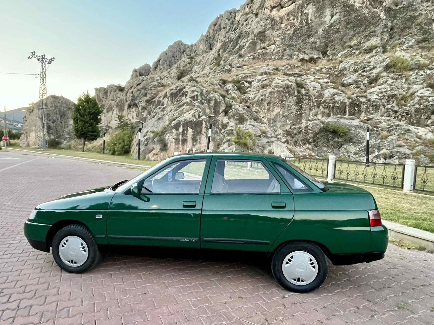 Galeriden Lada Vega 1.5 2000 Model Amasya 350.000 km Yeşil (metalik) 4