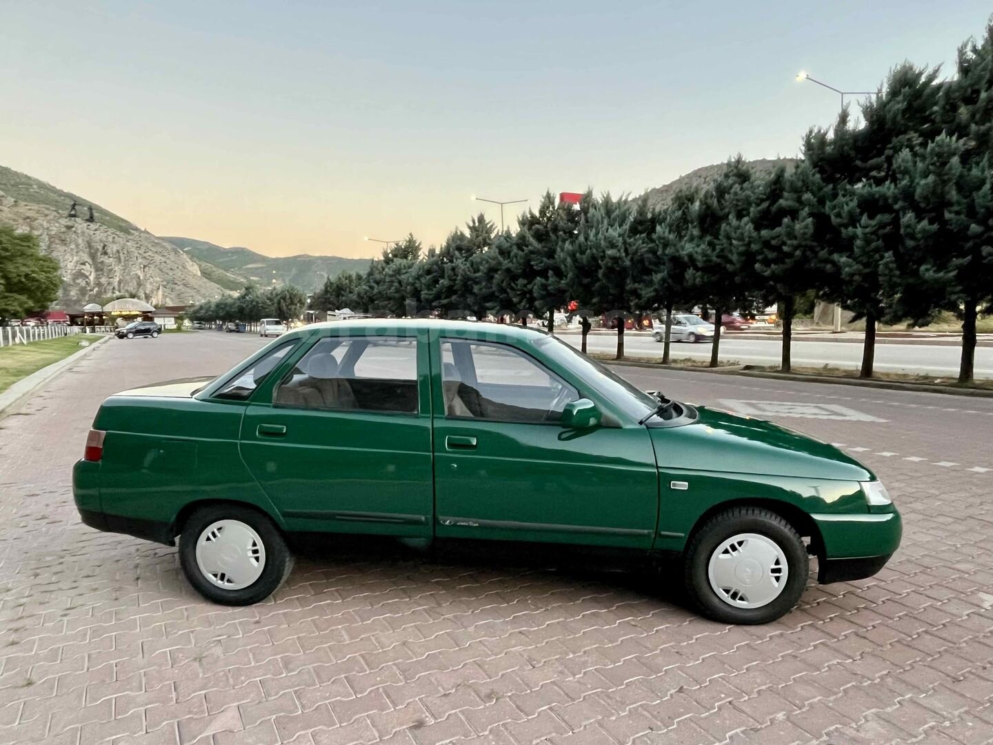 Galeriden Lada Vega 1.5 2000 Model Amasya 350.000 km Yeşil (metalik) 5