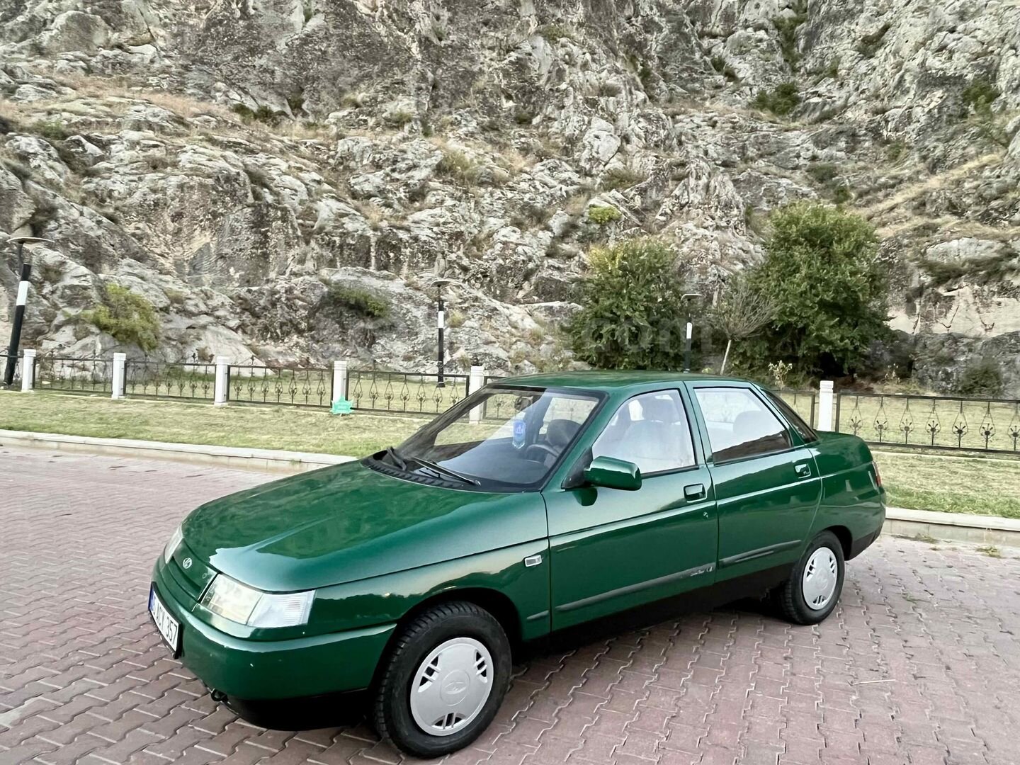 Galeriden Lada Vega 1.5 2000 Model Amasya 350.000 km Yeşil (metalik) 3