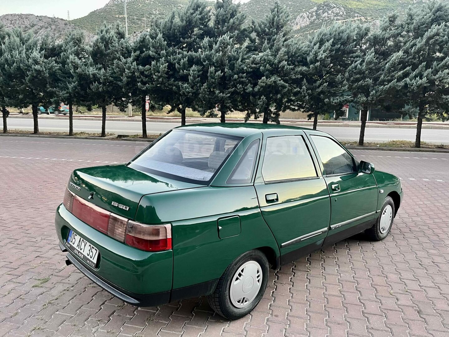 Galeriden Lada Vega 1.5 2000 Model Amasya 350.000 km Yeşil (metalik) 7