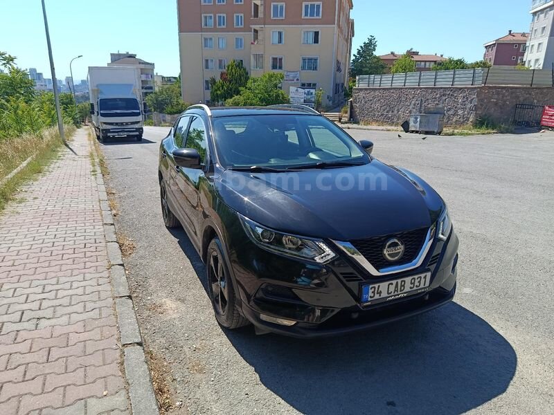 Sahibinden Nissan Qashqai 1.6 dCi Tekna Plus 2018 Model 143.000 km Siyah