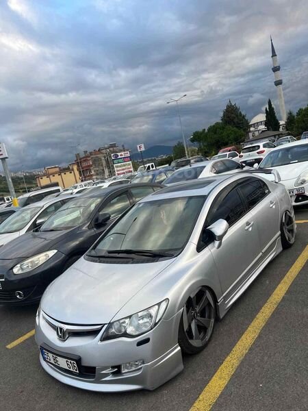 Sahibinden Honda Civic 1.6 Elegance 2008 Model 223.000 km Gri (Gümüş)