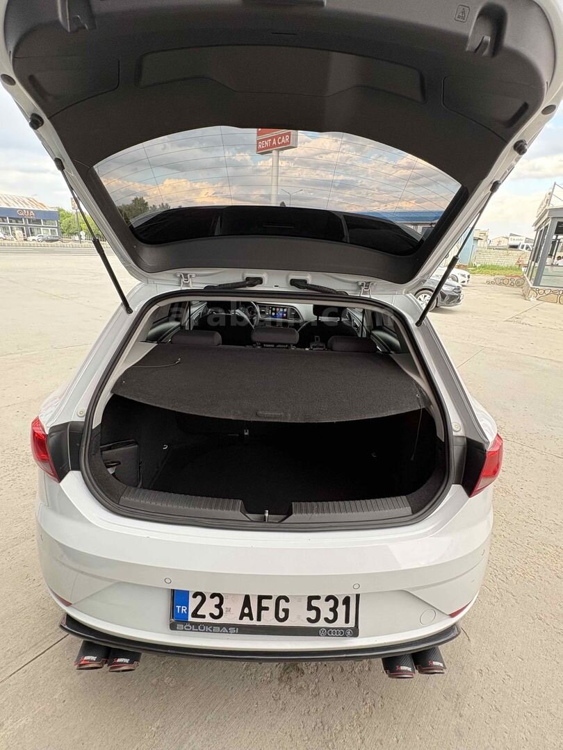 Sahibinden Seat Leon 1.6 TDI Style 2017 Model Ağrı 177.000 km Beyaz 5