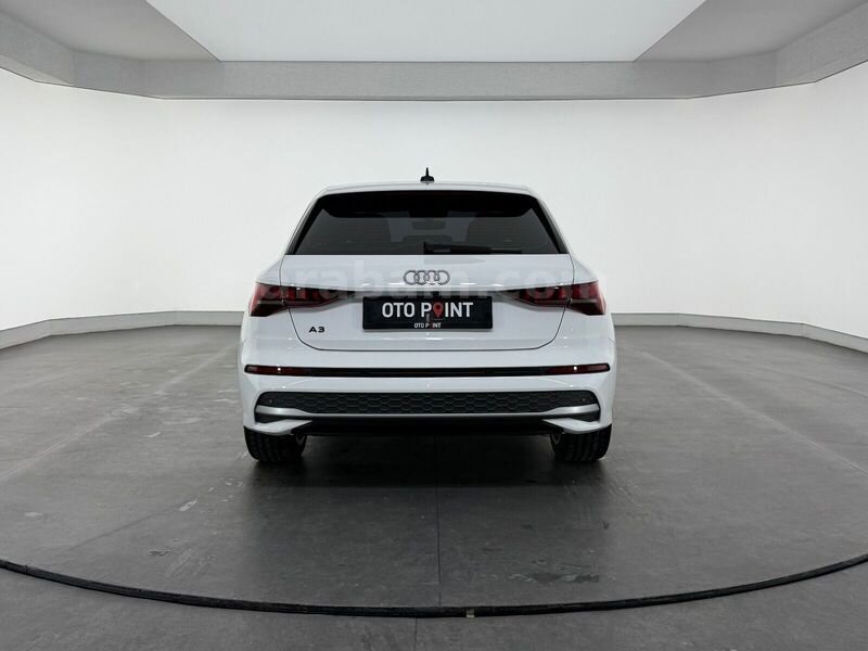 otomobil Audi A3 Sportback 35 TFSI Advanced 5