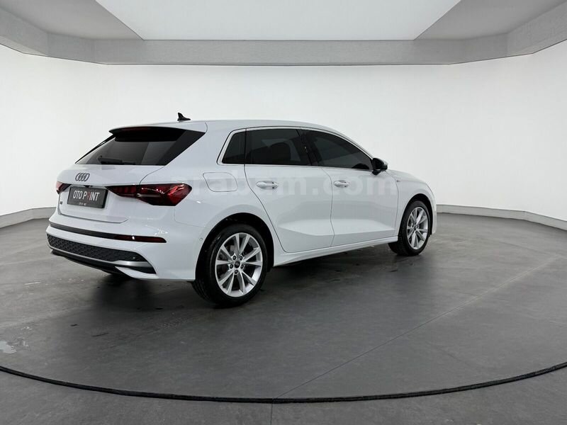otomobil Audi A3 Sportback 35 TFSI Advanced 4