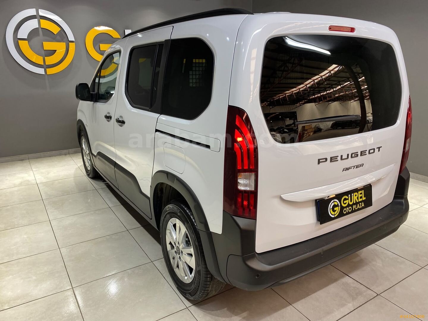 Galeriden Peugeot Rifter 1.5 BlueHDI Allure 2026 Model İzmir 12.608 km Beyaz 4