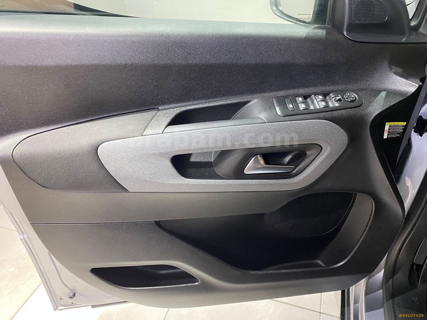 Galeriden Peugeot Rifter 1.5 BlueHDI GT 2026 Model İzmir 22.871 km Gri 7