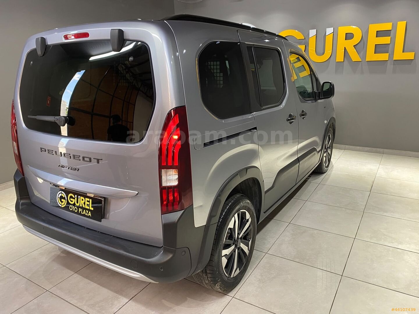 Galeriden Peugeot Rifter 1.5 BlueHDI GT 2026 Model İzmir 22.871 km Gri 6