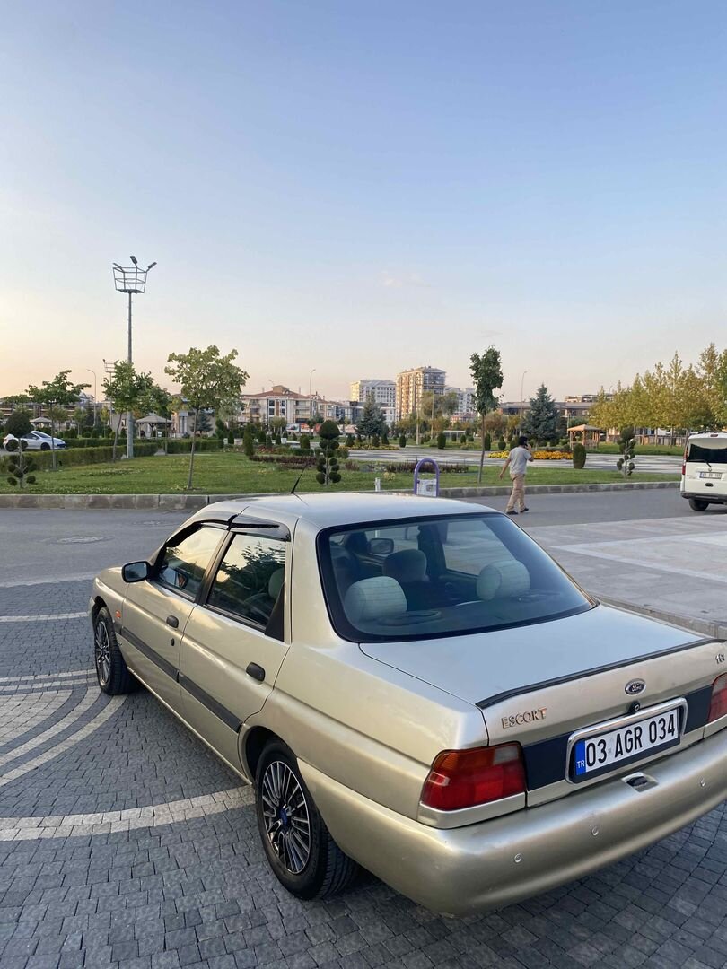 Sahibinden Ford Escort 1.6 CLX 1997 Model 3