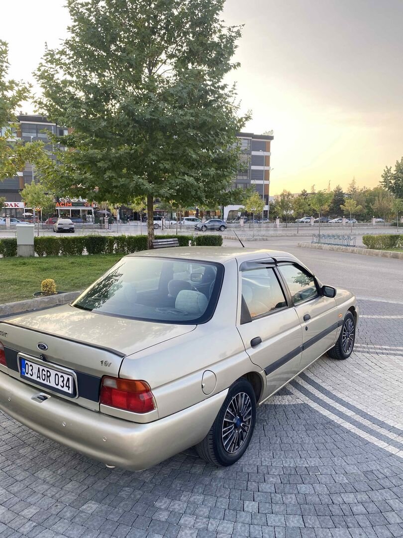 Sahibinden Ford Escort 1.6 CLX 1997 Model 4