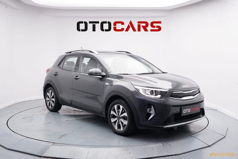 OTOCARS -78 BİN'DE 2022 KİA STONIC COOL 1.4 MPI CAM TAVAN HATASZ