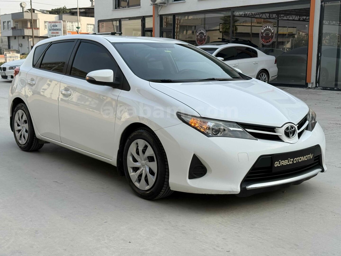 Galeriden Toyota Auris 1.33 Life 2013 Model Osmaniye 110.000 km Beyaz 4