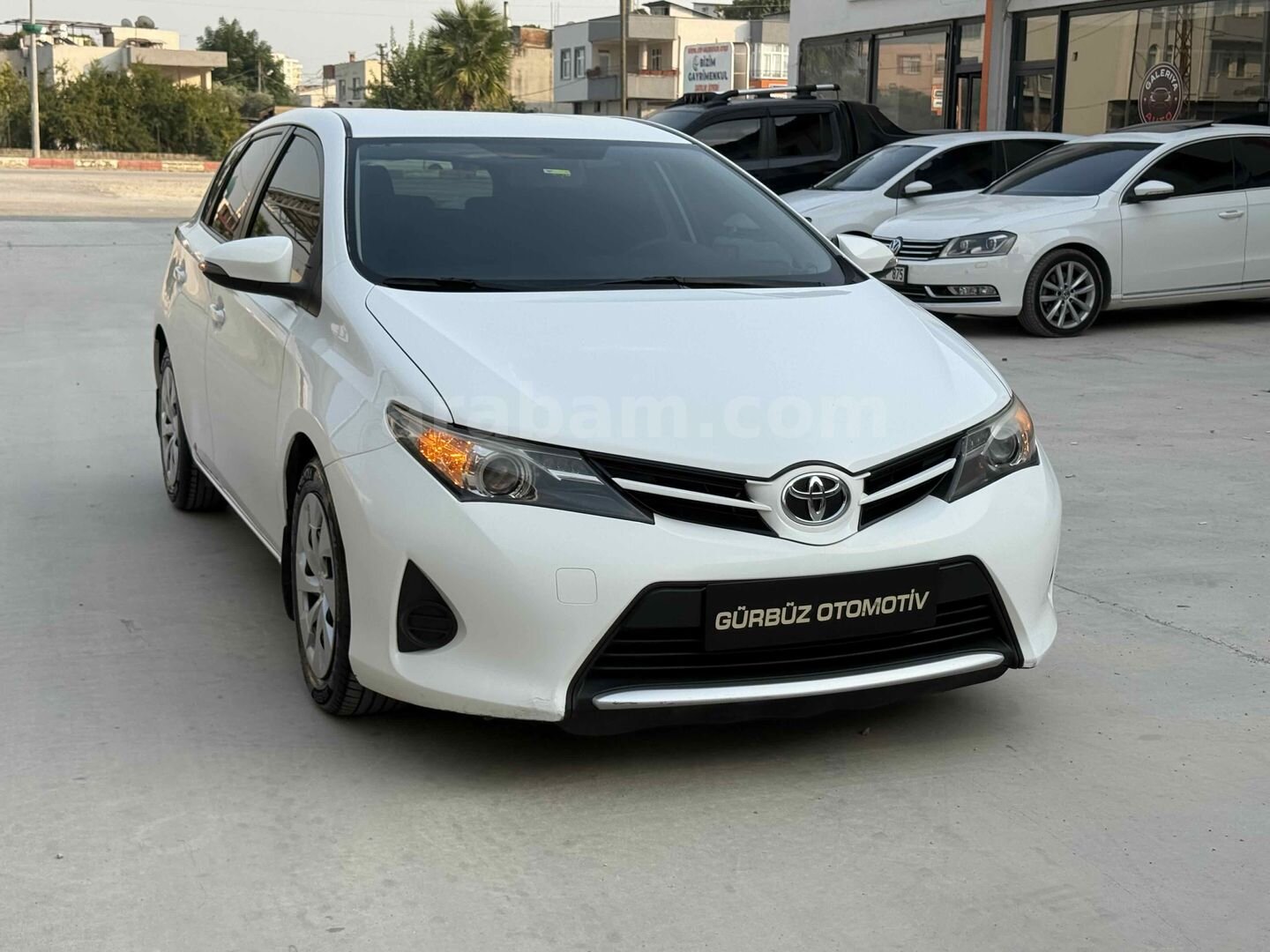 Galeriden Toyota Auris 1.33 Life 2013 Model Osmaniye 110.000 km Beyaz 3