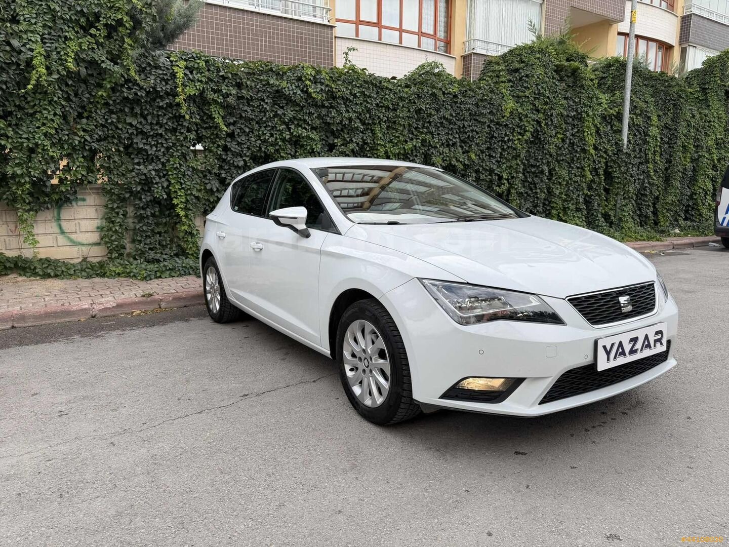 Galeriden Seat Leon 1.2 TSI Style 2016 Model Konya 80.800 km Beyaz 3