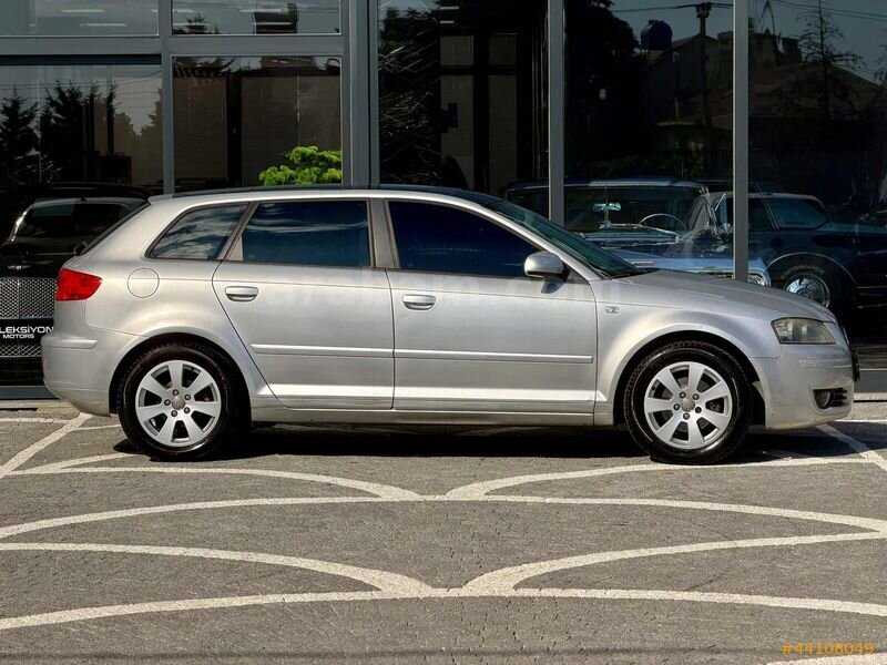 KOLEKSİYON MOTORS 68.000KM CAM TAVAN AUDİ A3 AMBİENTE OTOMATİK 7