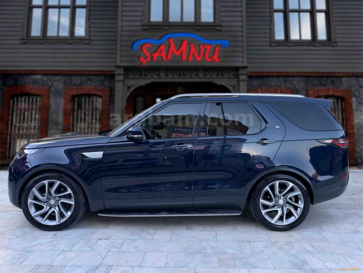 Galeriden Land Rover Discovery 2.0 SD4 HSE 2020 Model İstanbul 63.500 km Lacivert 3