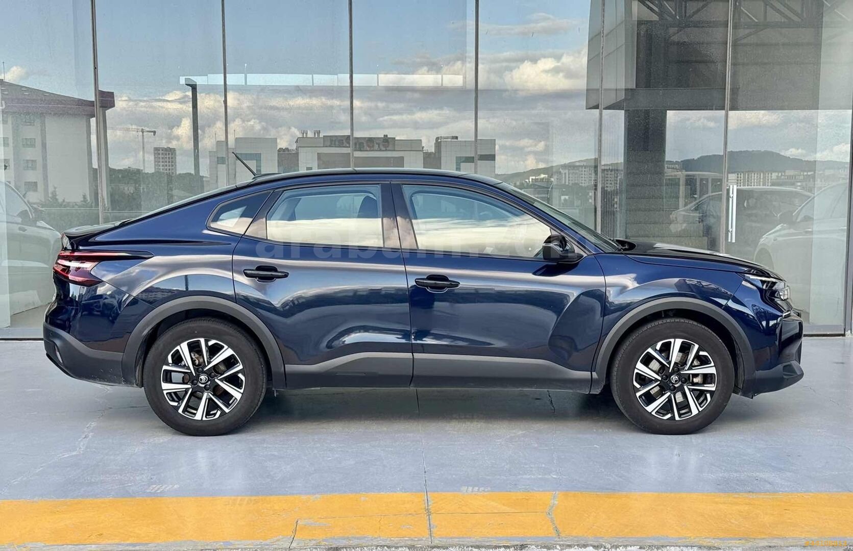 Galeriden Citroen e-C4 X 1.2 PureTech You 2025 Model İstanbul 28.000 km Mavi 7