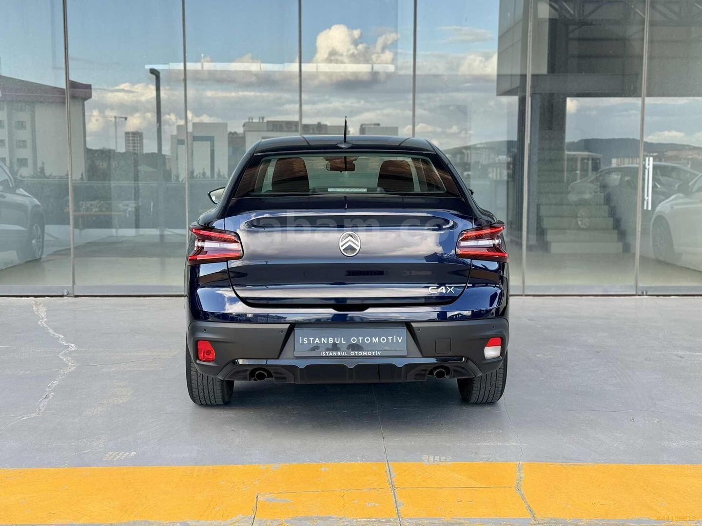 Galeriden Citroen e-C4 X 1.2 PureTech You 2025 Model İstanbul 28.000 km Mavi 4