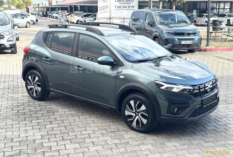 BOYASIZ HATASIZ 2025 SANDERO EXPRESSİON 1.0 TCE 7'BİNKM OTOMATİK
