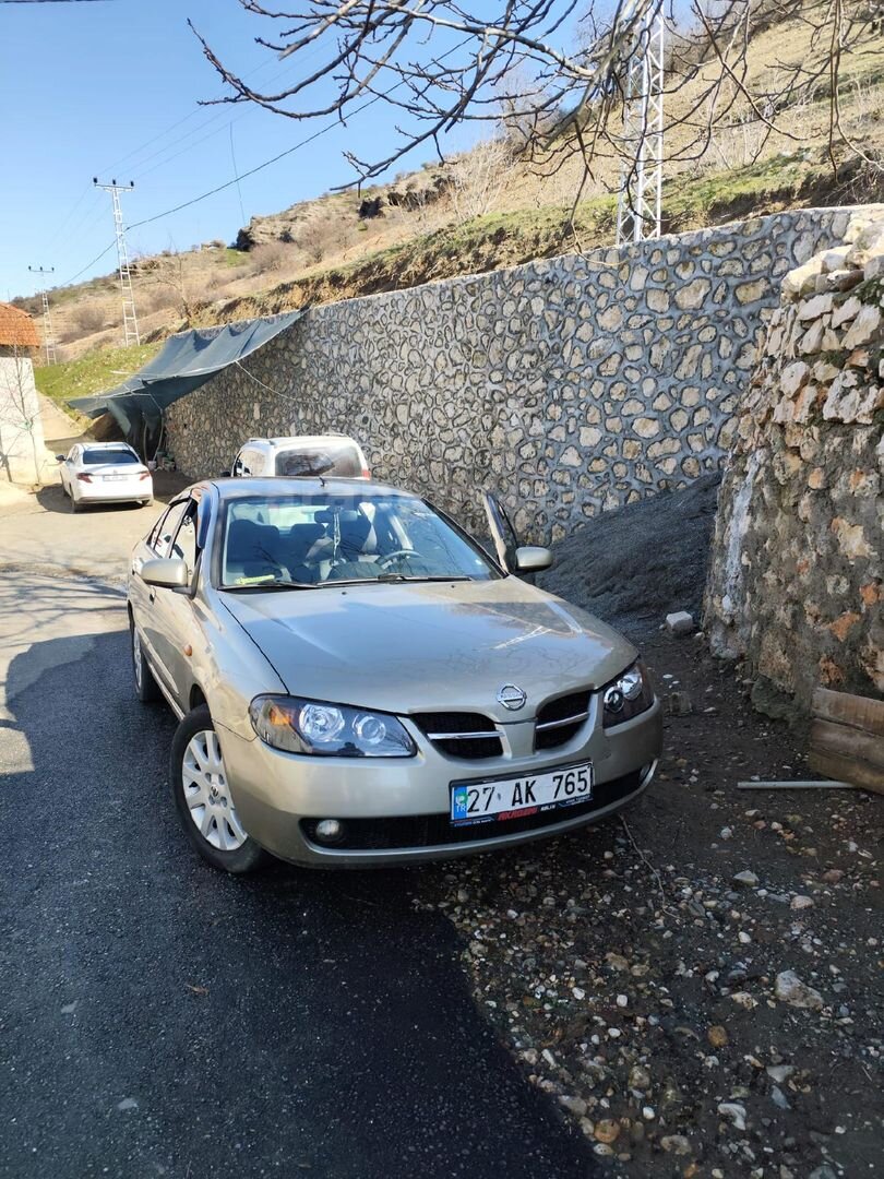 Sahibinden Nissan Almera 1.5 Tekna 2005 Model Adıyaman 170.000 km Şampanya 1