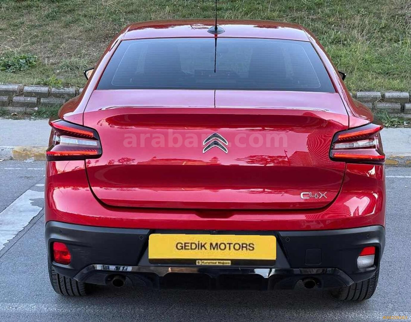 Galeriden Citroen C4 X 1.2 PureTech Feel Bold 2023 Model İstanbul 108.000 km Kırmızı 6