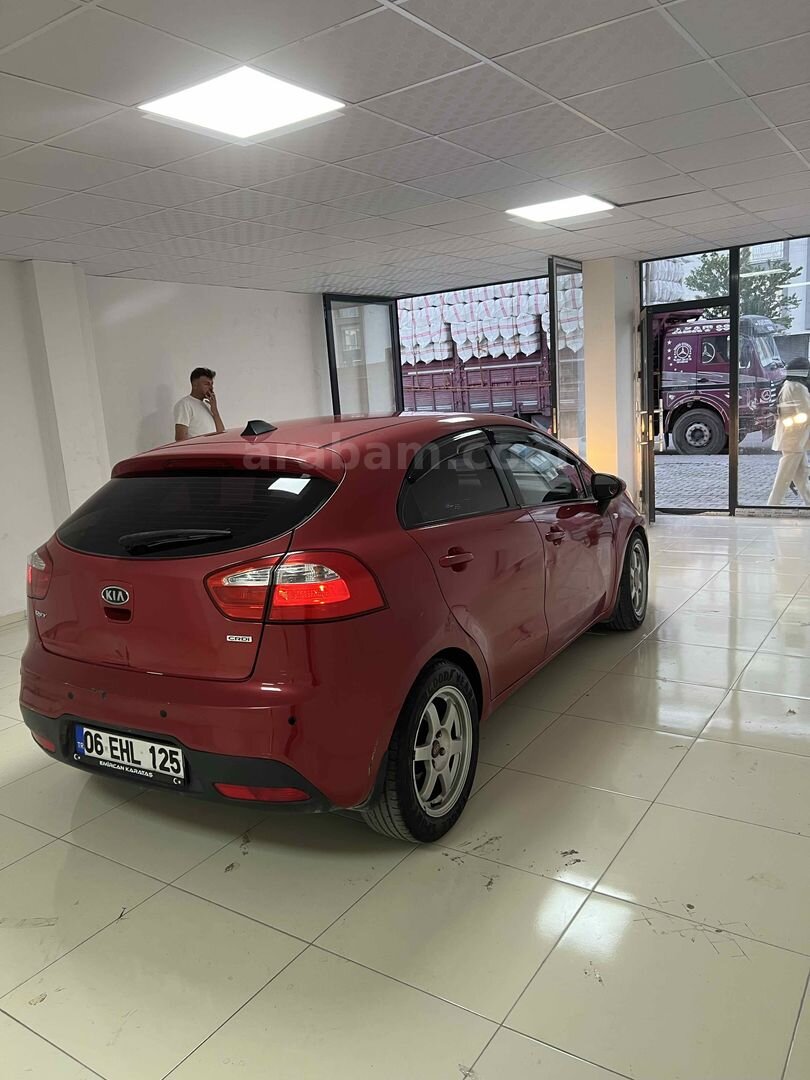 Sahibinden Kia Rio 1.4 CRDi Fancy 2012 Model Erzurum 315.000 km Kırmızı 5