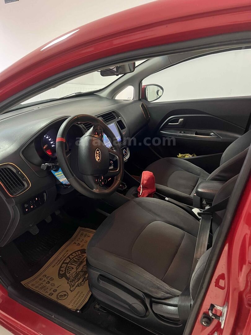 Sahibinden Kia Rio 1.4 CRDi Fancy 2012 Model Erzurum 315.000 km Kırmızı 7