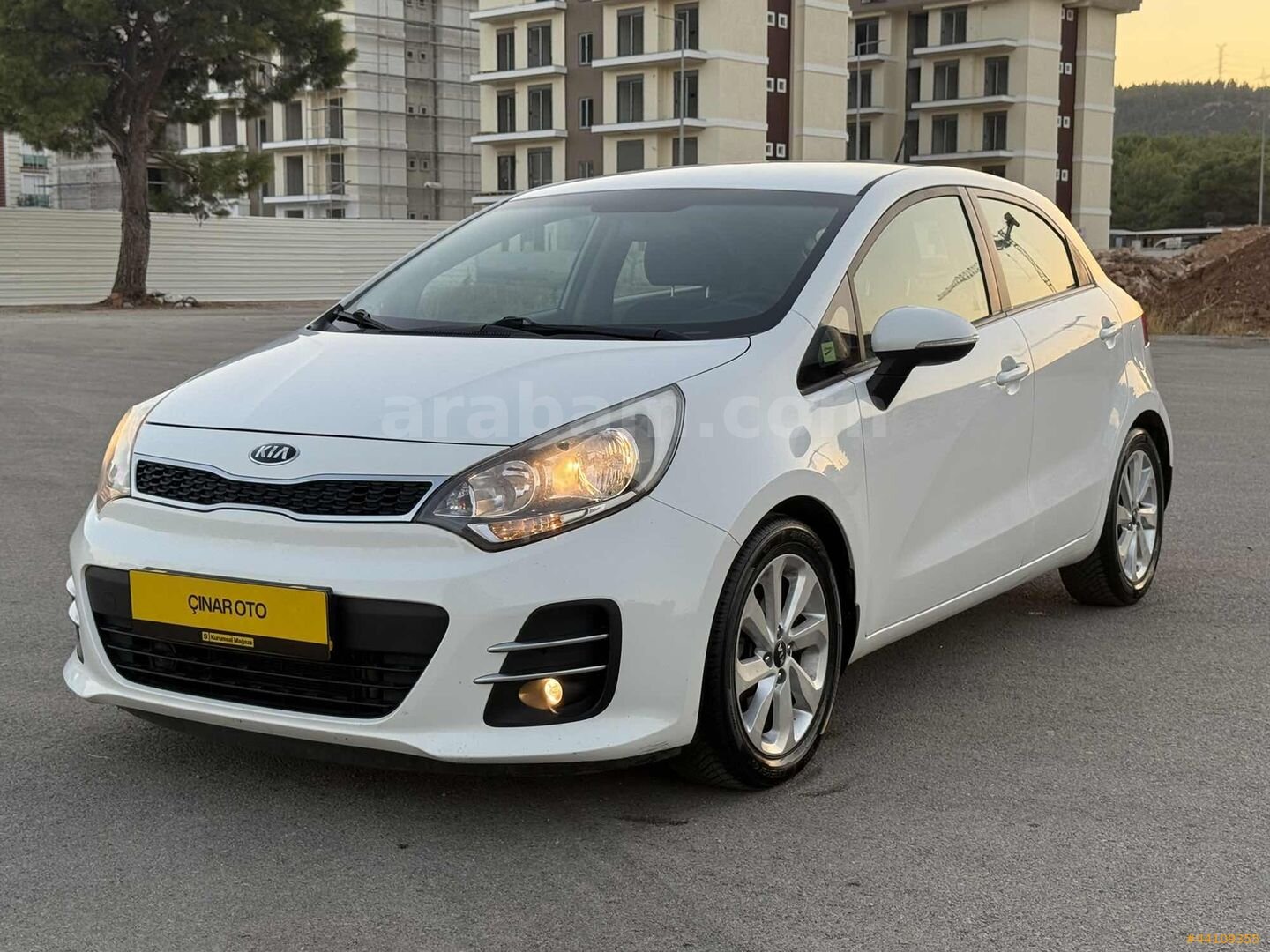 Galeriden Kia Rio 1.4 CRDi Concept 2015 Model Antalya 135.000 km Beyaz 7