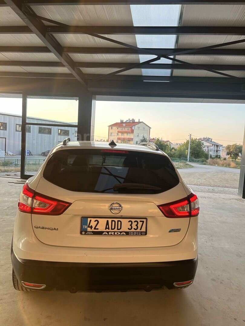 Sahibinden Hatasız Nissan Qashqai 1.5 dCi Platinum Premium Pack 2014 Model 7