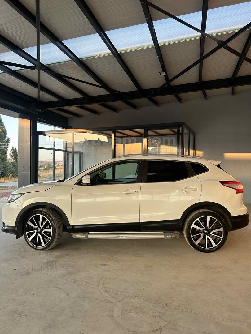 Sahibinden Hatasız Nissan Qashqai 1.5 dCi Platinum Premium Pack 2014 Model 4