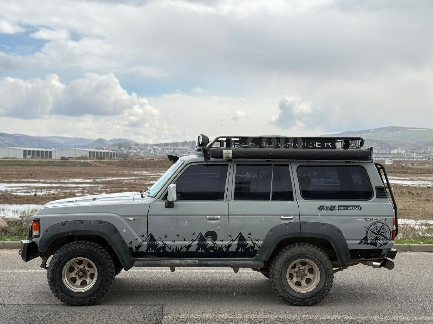 Sahibinden Toyota Land Cruiser LJ 70 1987 Model 600.000 km Gri (metalik) 3