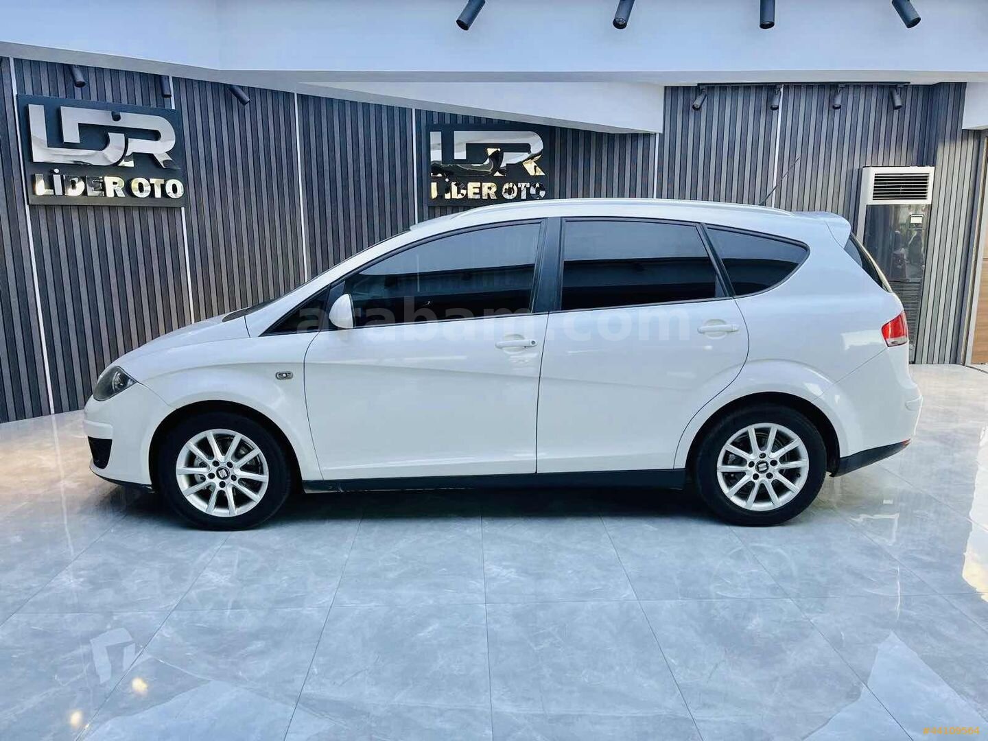 Galeriden Seat Altea 1.6 TDI Style XL 2012 Model İzmir 269.000 km Beyaz 7