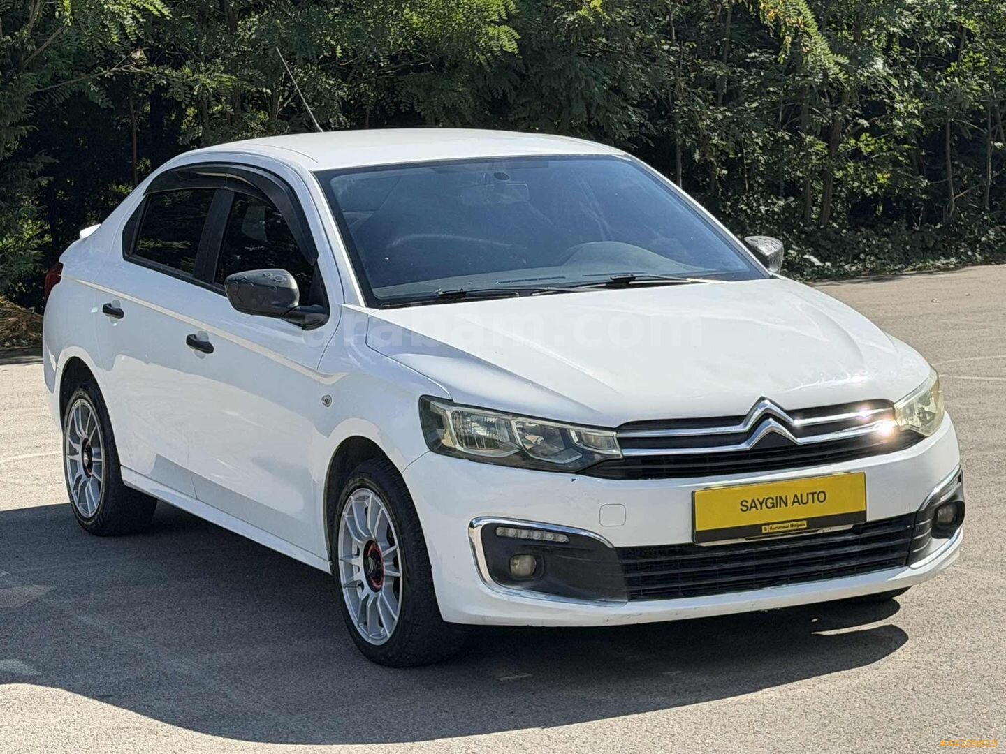 Galeriden Citroen C-Elysée 1.6 HDi Live 2017 Model İstanbul 201.000 km Beyaz 2