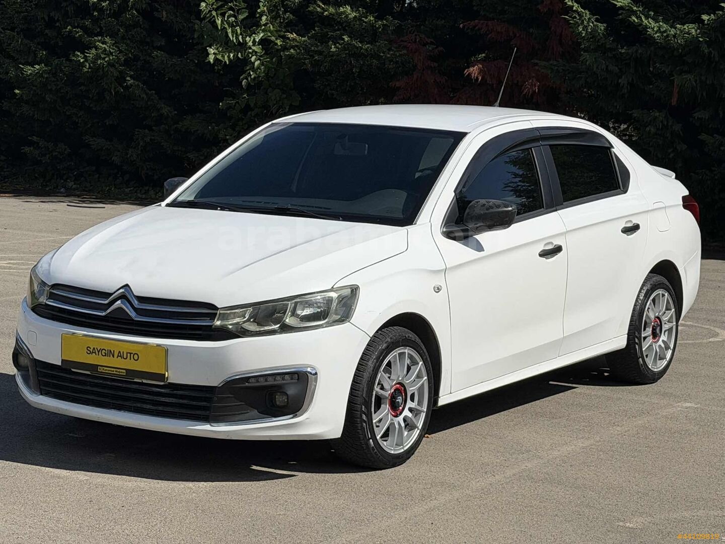 Galeriden Citroen C-Elysée 1.6 HDi Live 2017 Model İstanbul 201.000 km Beyaz 3