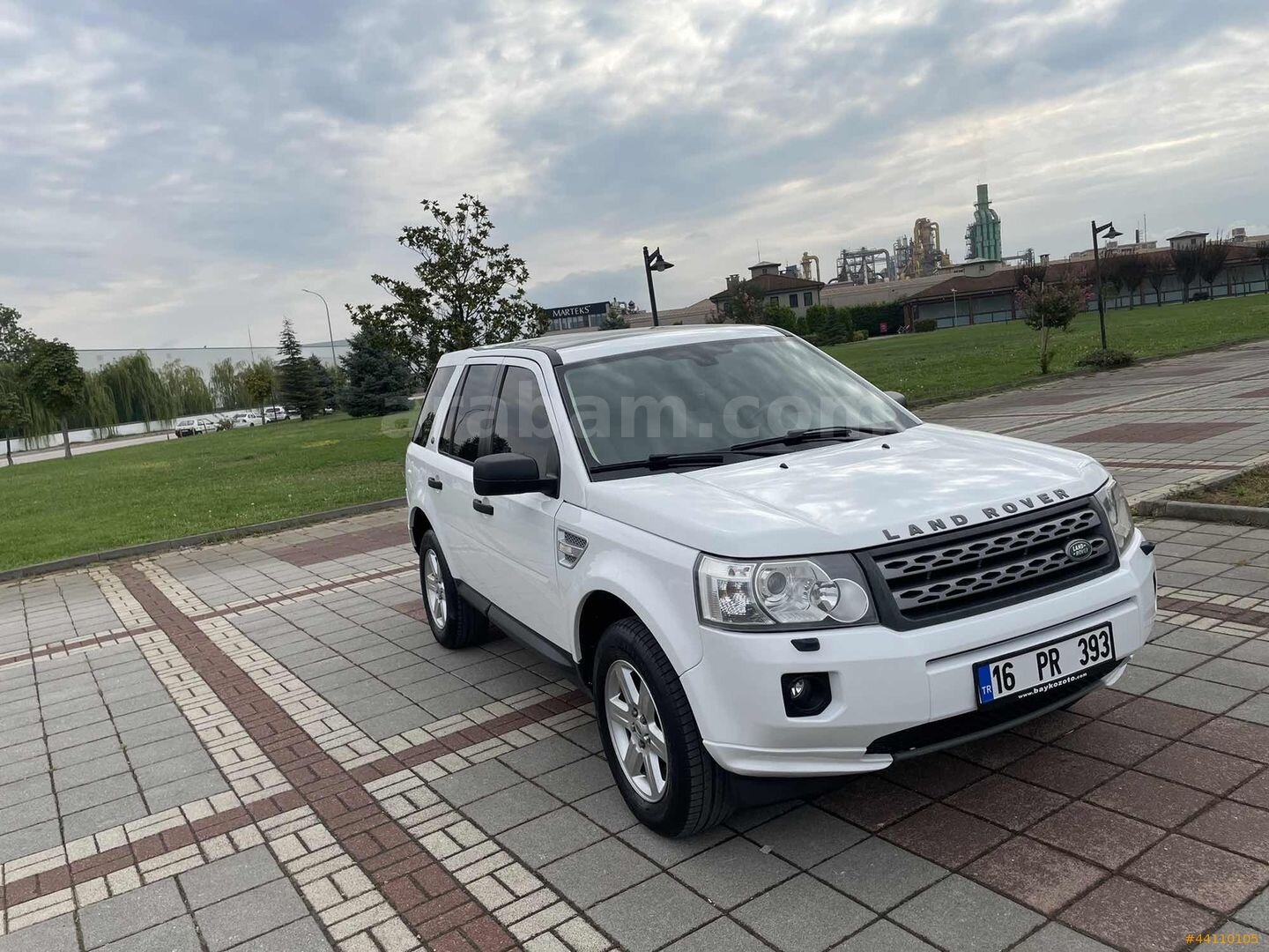 Galeriden Land Rover Freelander II 2.2 SD4 HSE 2011 Model Bursa 226.000 km Beyaz 2