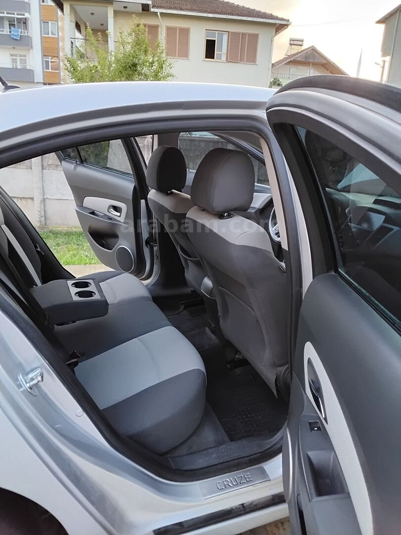 Sahibinden Kapalı garaj Araç Cruze 1.6 LS 2010 Model 7