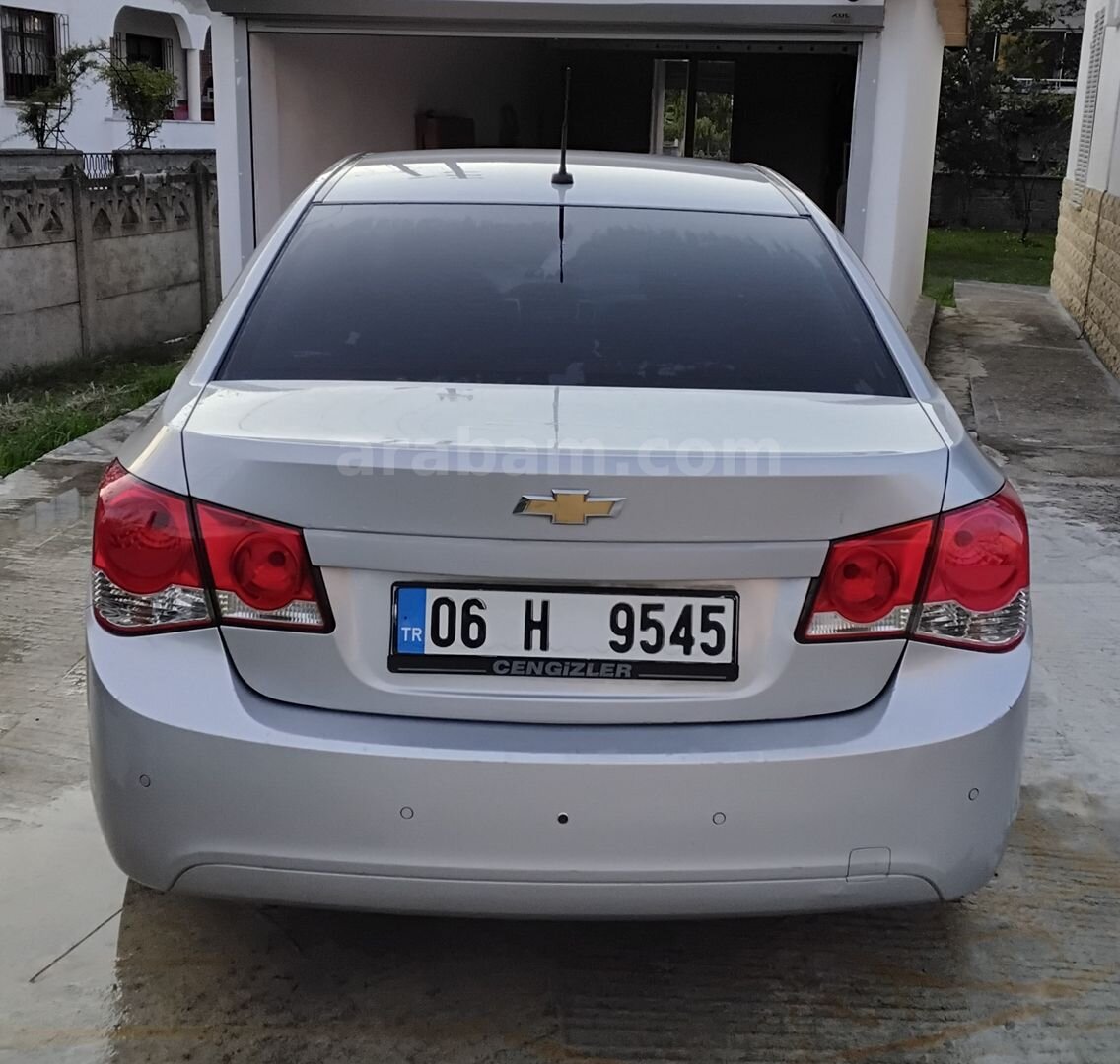 Sahibinden Kapalı garaj Araç Cruze 1.6 LS 2010 Model 2