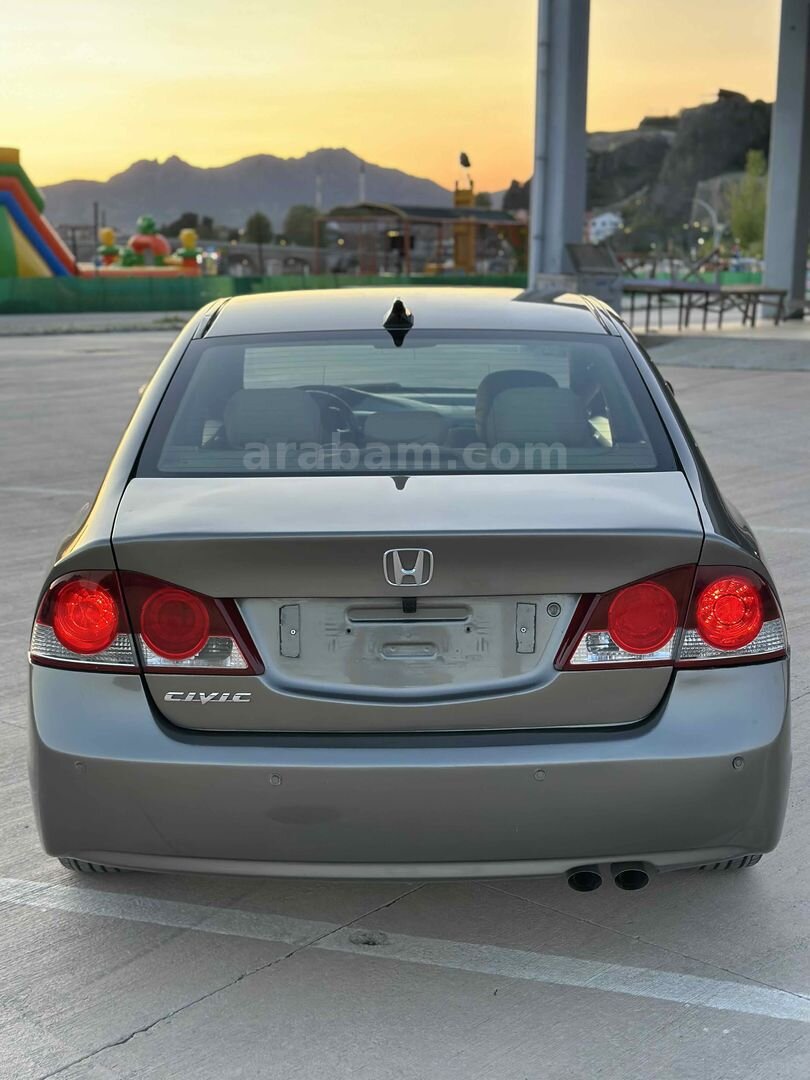 Sahibinden Honda Civic 1.6 Elegance 2007 Model 325.000 km Bej 6
