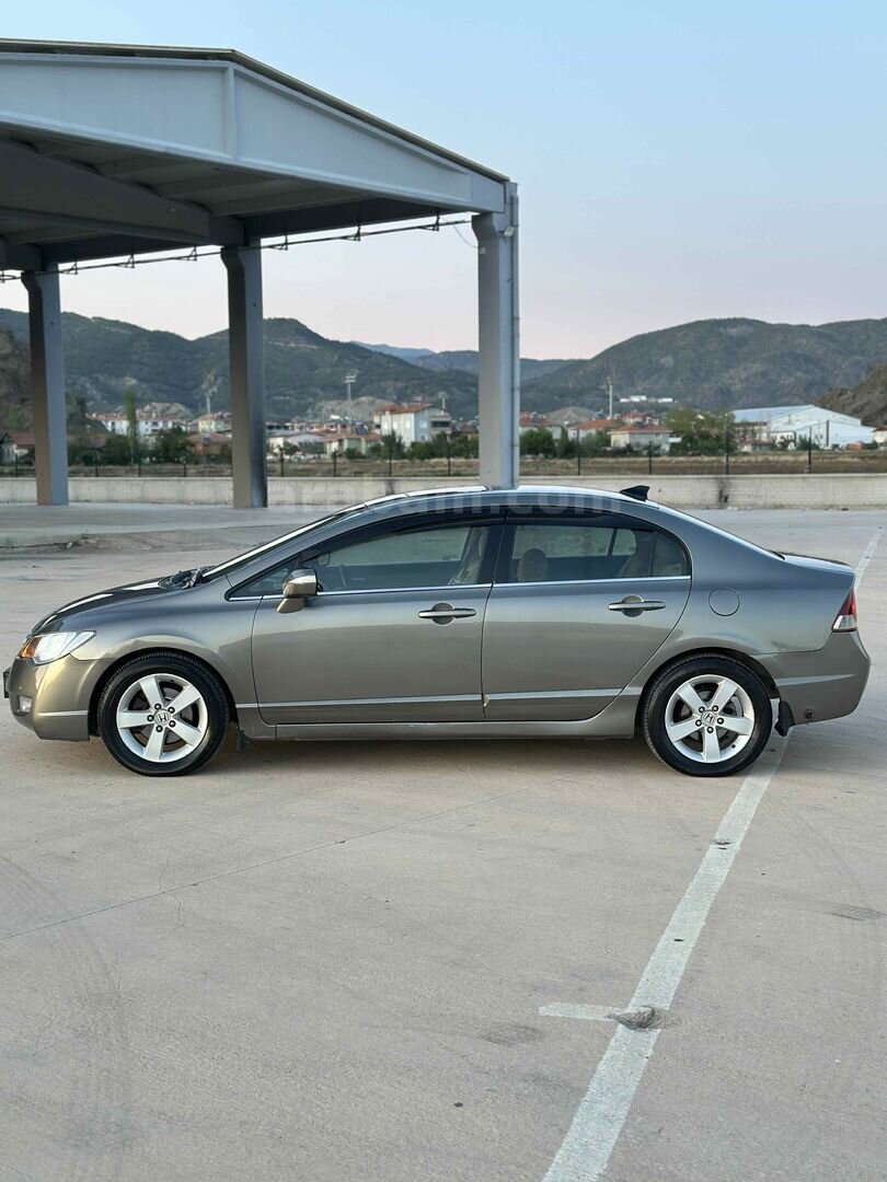 Sahibinden Honda Civic 1.6 Elegance 2007 Model 325.000 km Bej 7