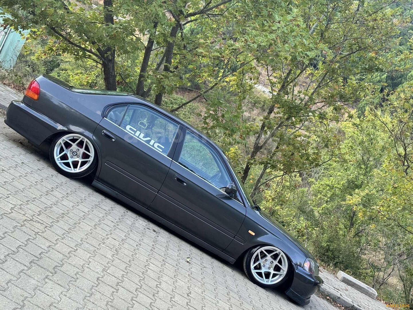 AİİRLİ MAKYAJLI KASA 3