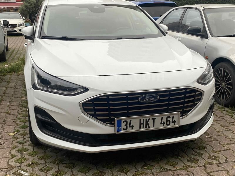 Sahibinden 61.000 km’de tertemiz 2023 focus 1