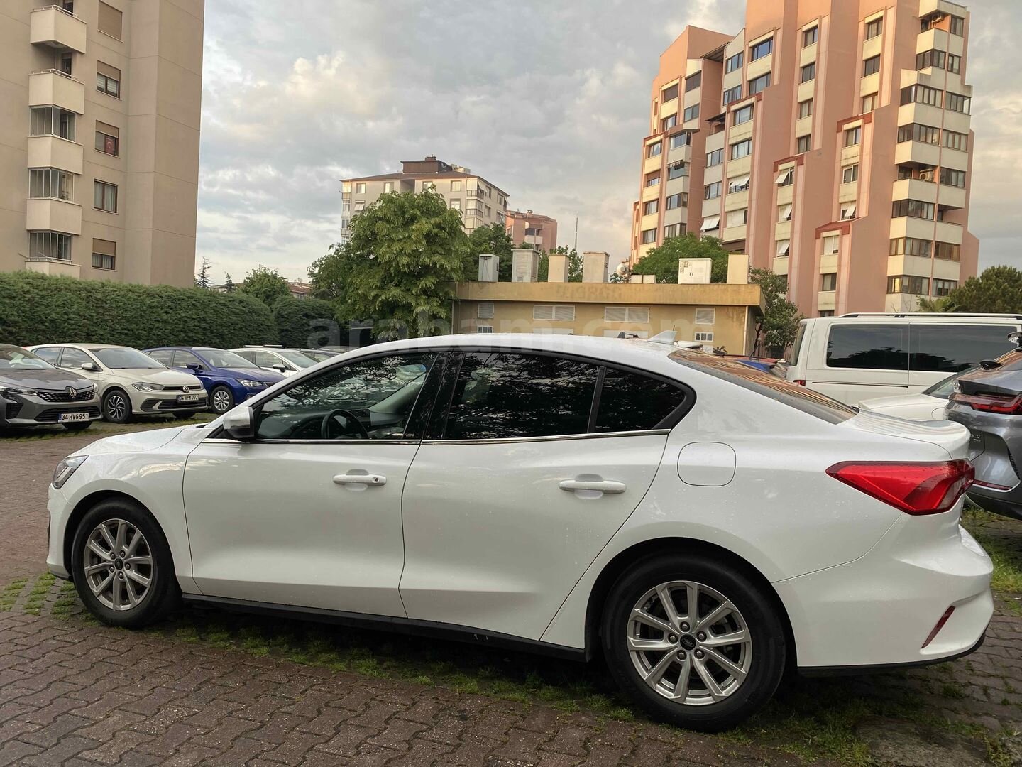 Sahibinden 61.000 km’de tertemiz 2023 focus 4