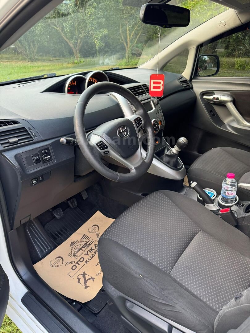 Sahibinden Toyota Verso 1.6 Premium 2011 Model 7
