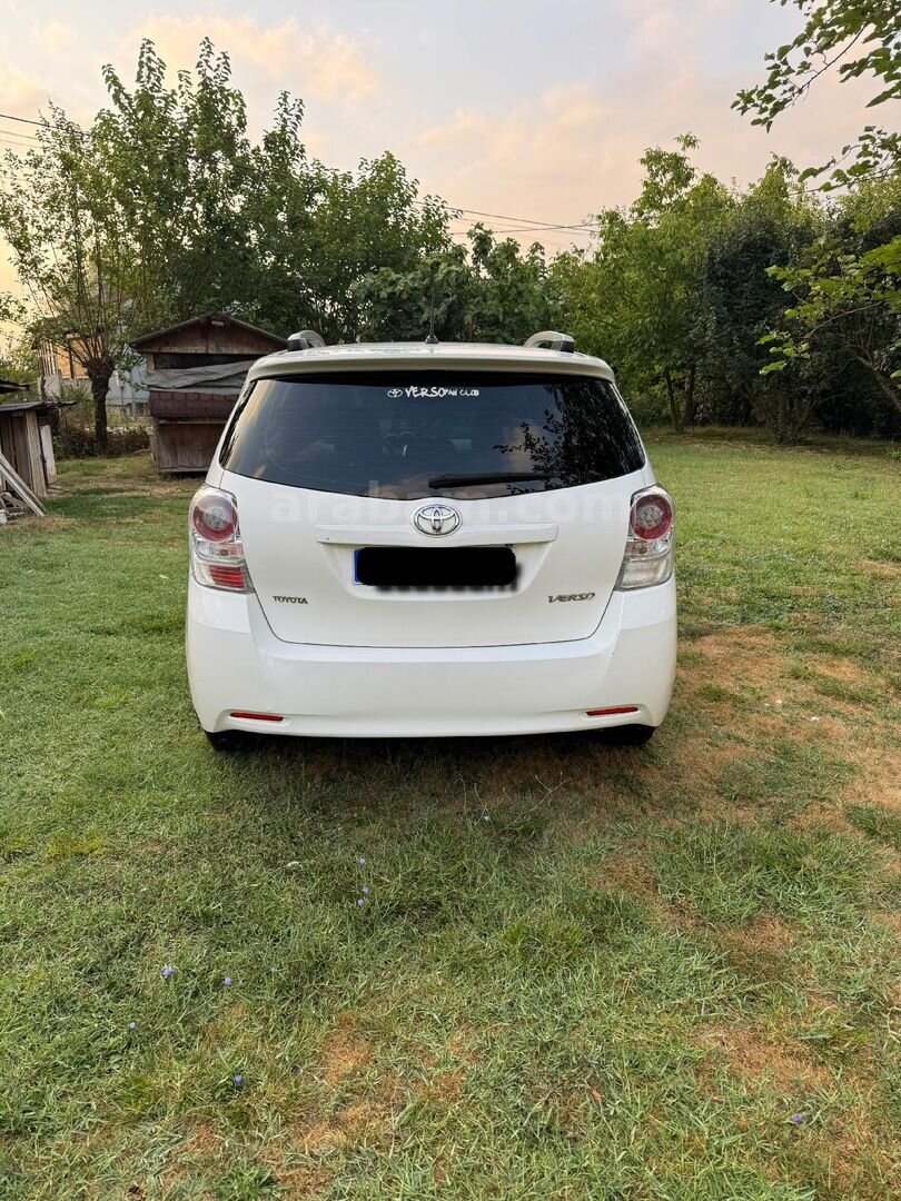 Sahibinden Toyota Verso 1.6 Premium 2011 Model 2