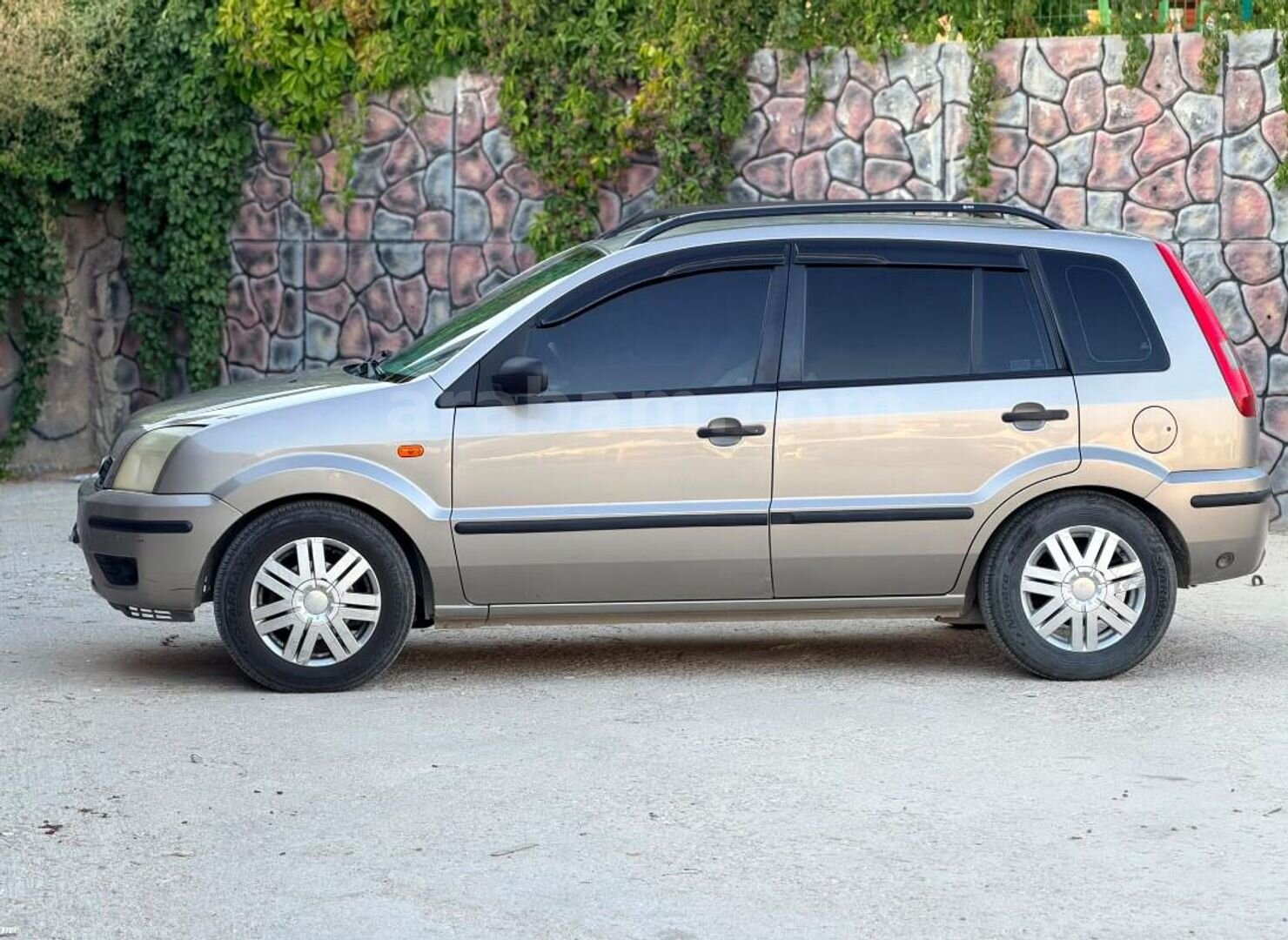 Sahibinden Ford Fusion 1.6 Lux 2004 Model 295 km Gri (titanyum) 3