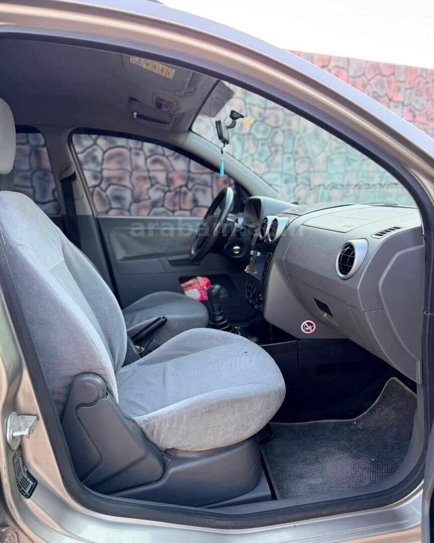 Sahibinden Ford Fusion 1.6 Lux 2004 Model 295 km Gri (titanyum) 7