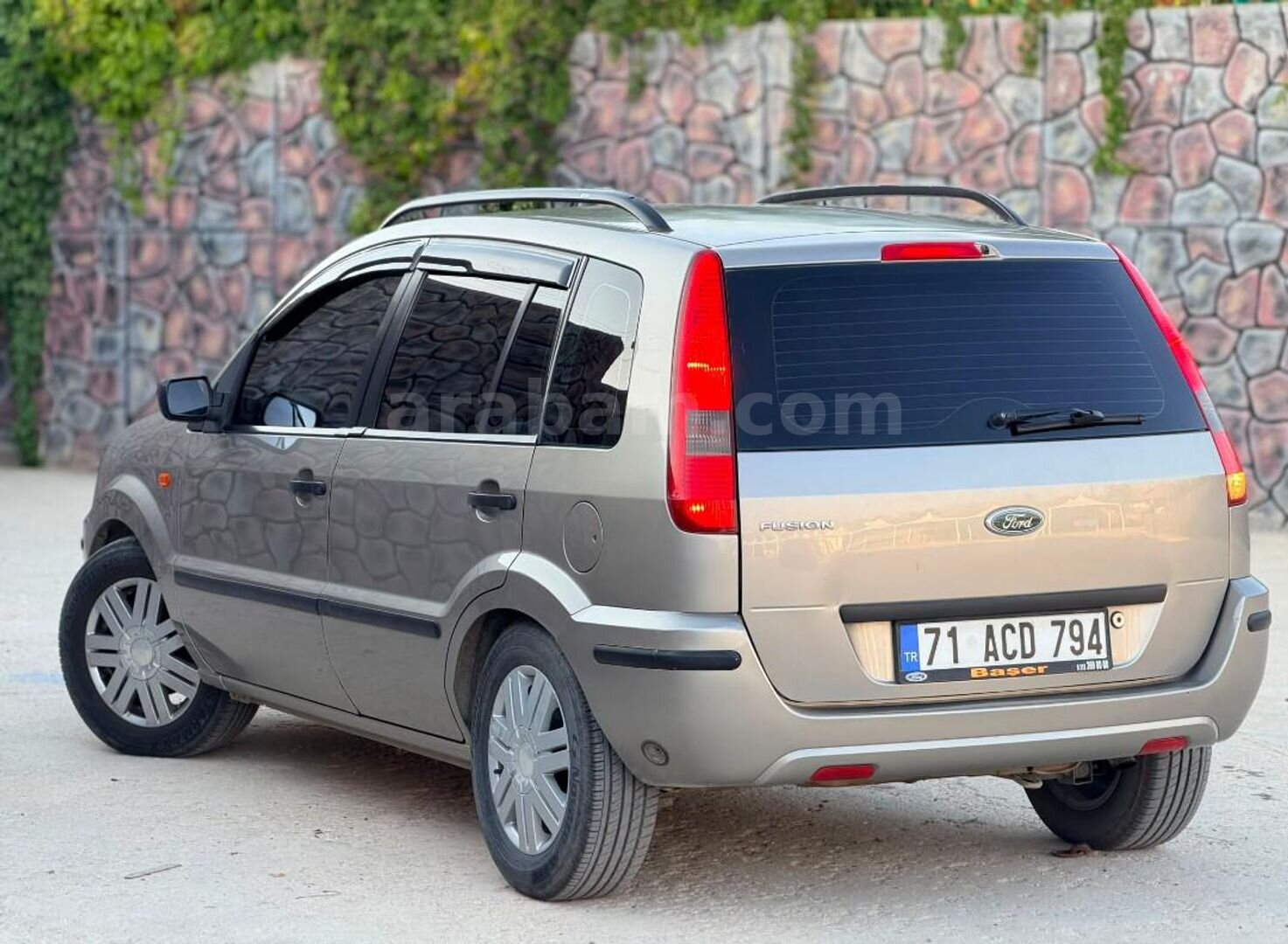 Sahibinden Ford Fusion 1.6 Lux 2004 Model 295 km Gri (titanyum) 4