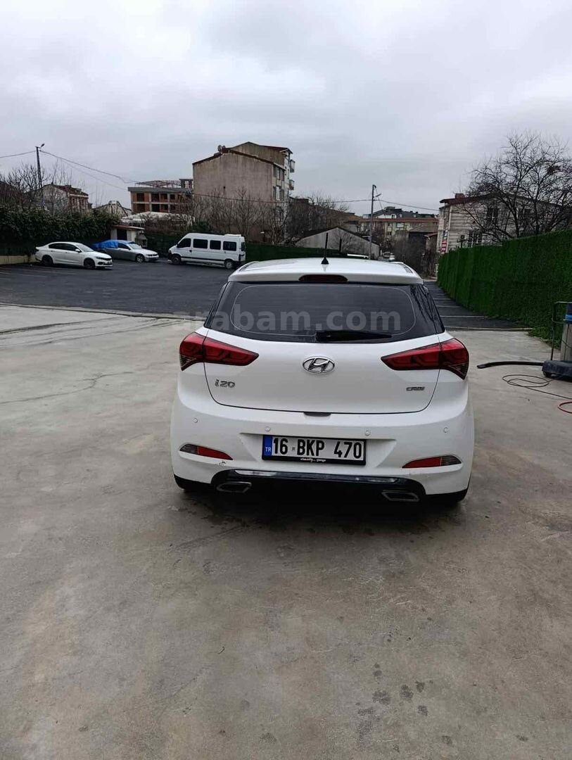 Sahibinden Hyundai i20 1.4 CRDi Jump 2017 Model İstanbul 172.000 km Beyaz 5